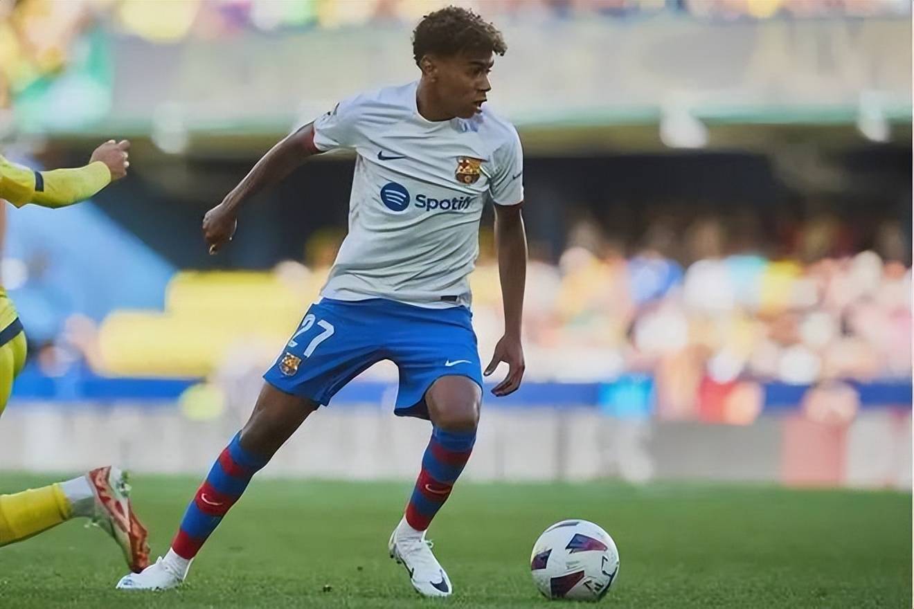 西班牙国家队备战比赛,球迷期待出色发挥 西班牙国家队备战比赛,球迷期待出色发挥