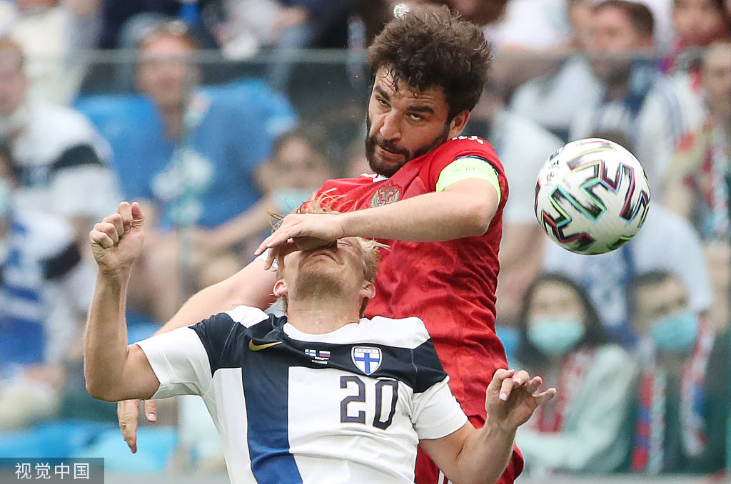 俄罗斯队在场上受挫，需寻求突破