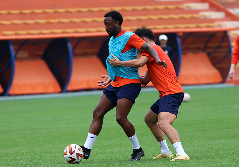 大连人赢得战役，继续保持不败