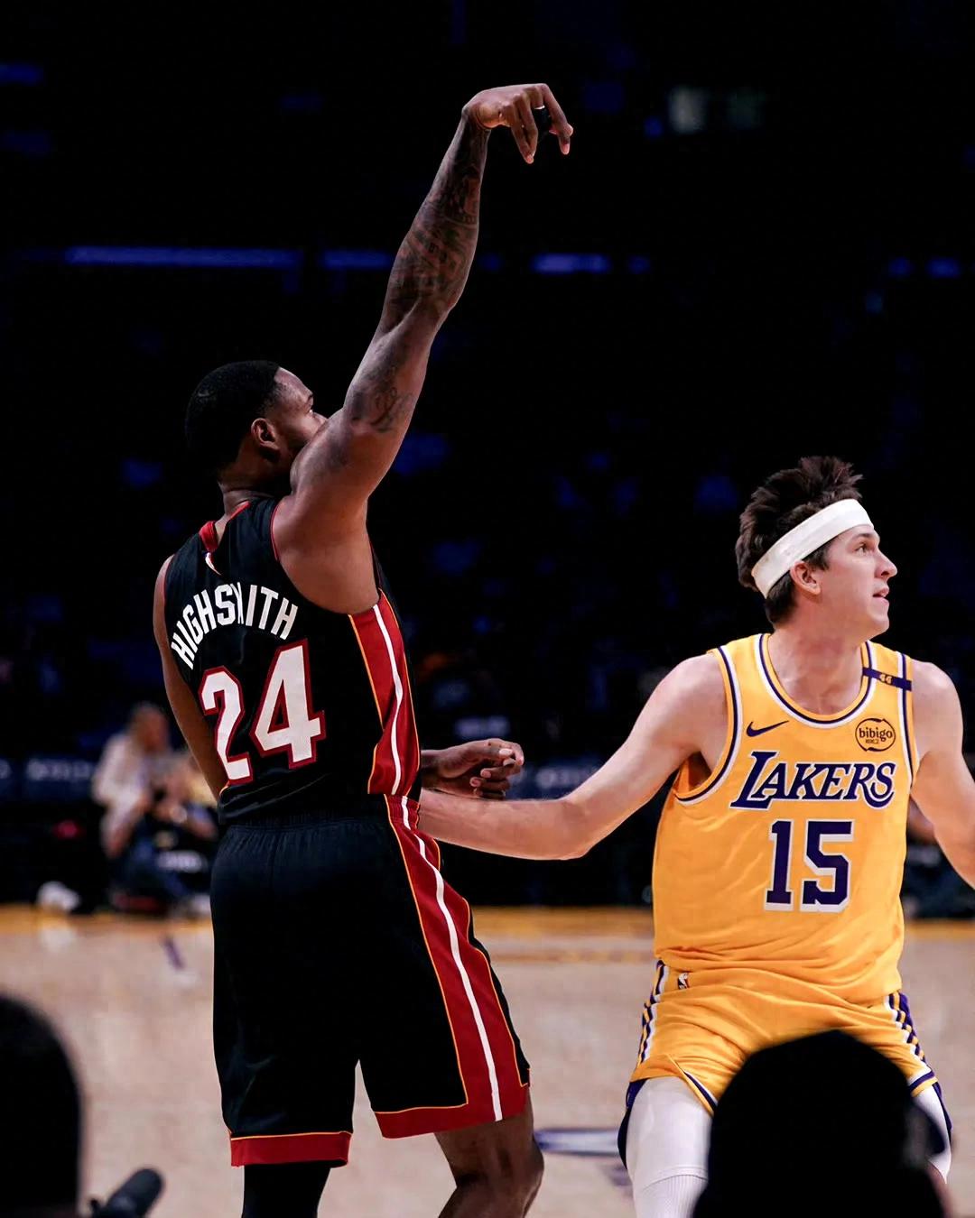 包含东部豪强纽约尼克斯队大胜迈阿密热火的词条