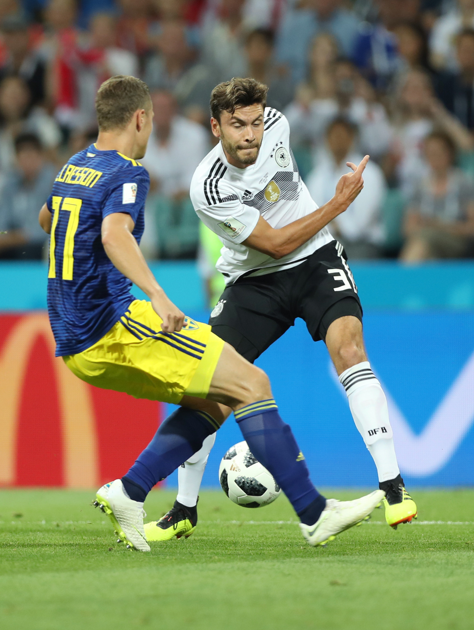 瑞典队在国际对抗中取得胜利，实力备受瞩目