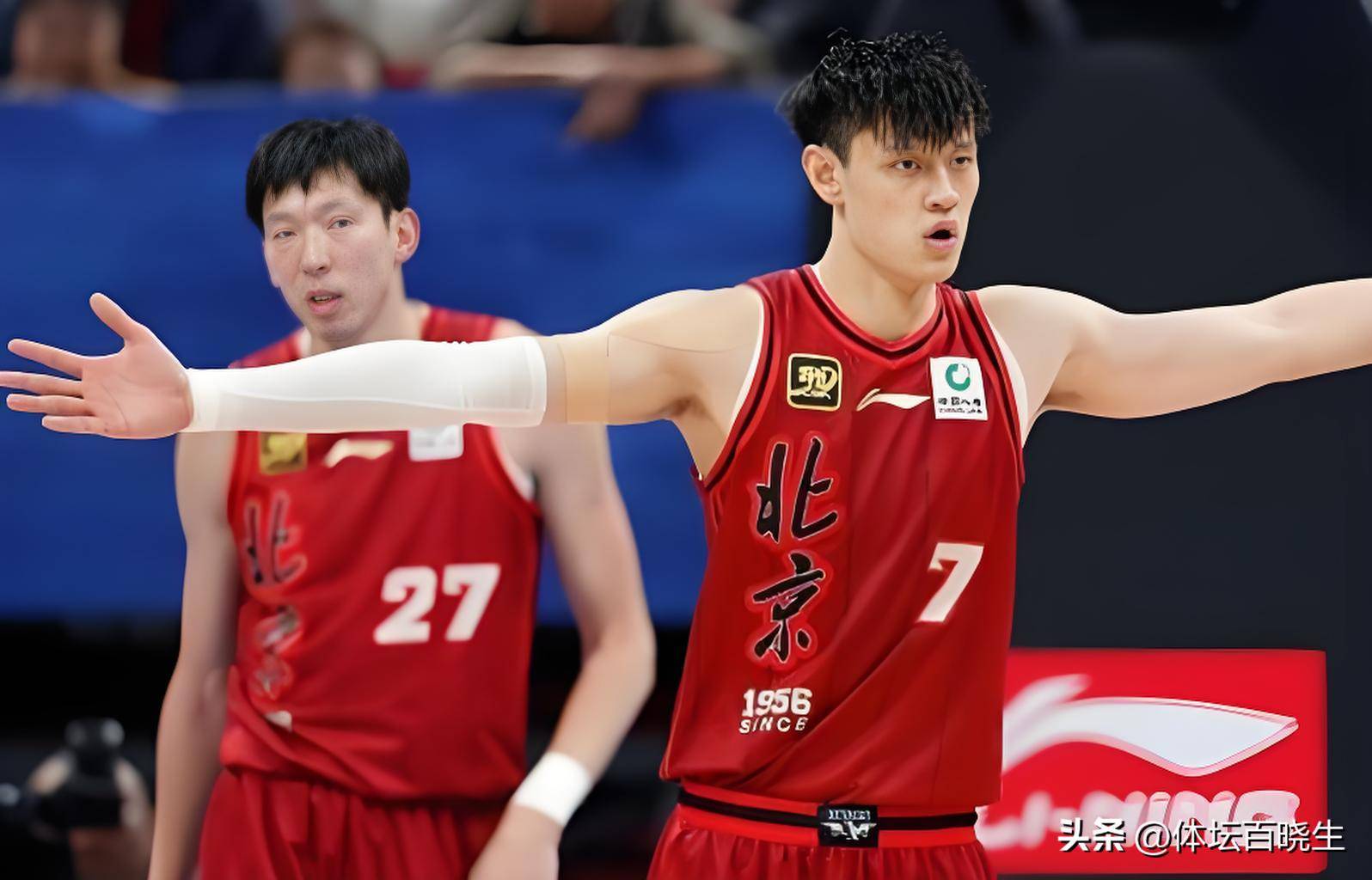 吉林队在比赛中展现出色球技,获胜 吉林队在比赛中展现出色球技,获胜