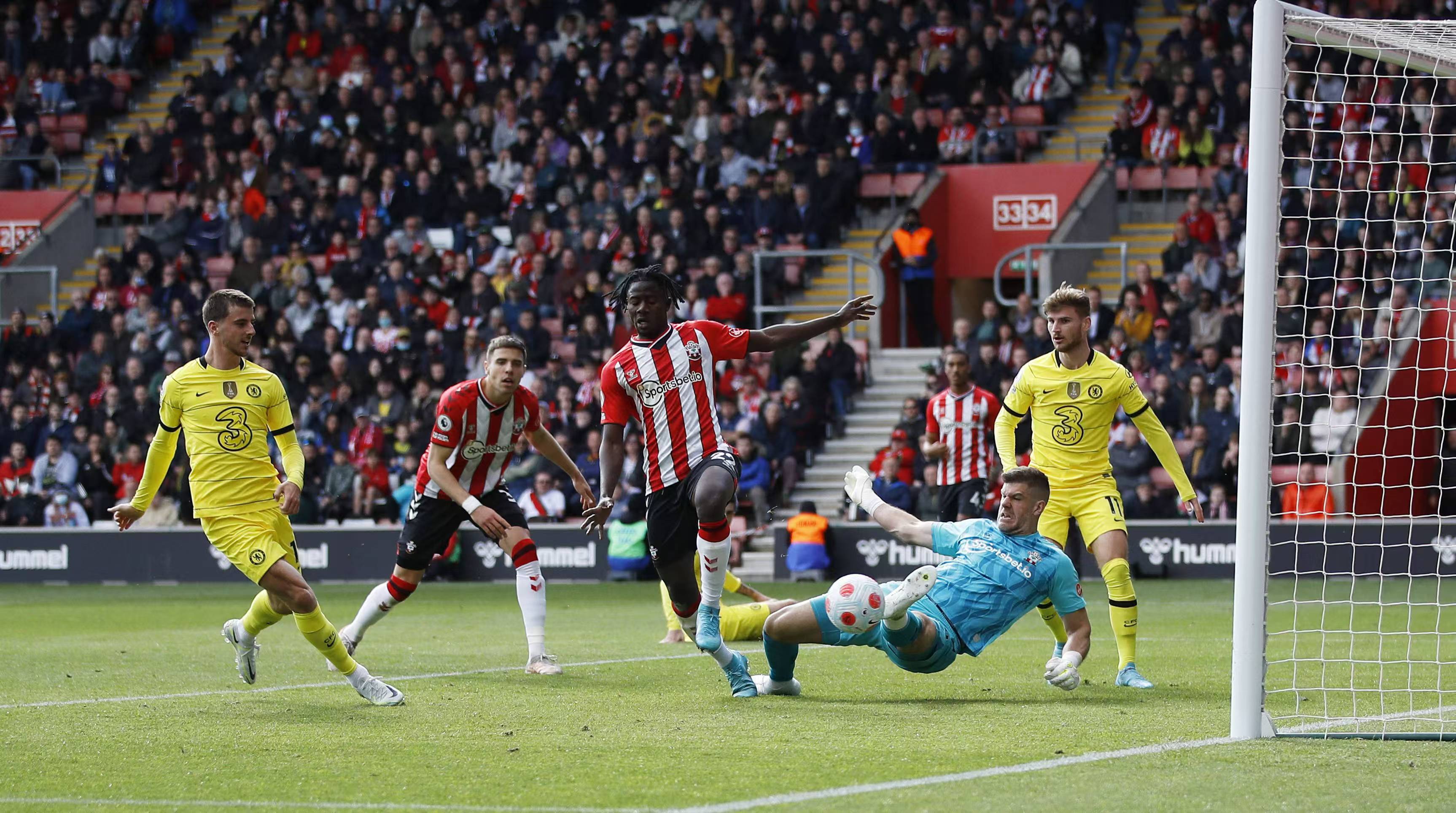 九游体育app下载-皇马连续晋级，欧洲俱乐部杯赛引爆赛场的简单介绍