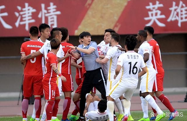 九游体育亚洲官网-改写为:球队在比赛中发生了激烈冲突