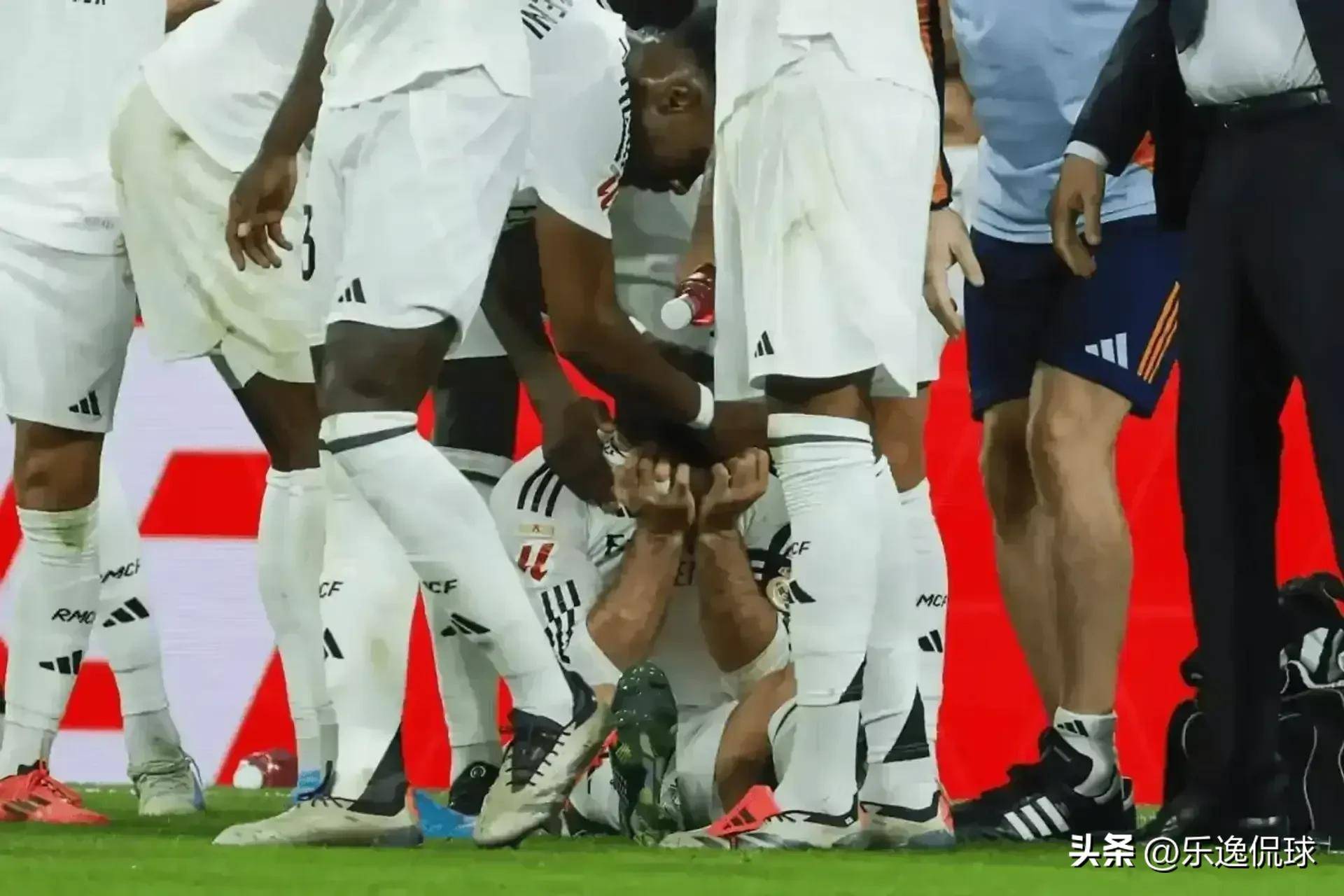 九游体育app-关于皇马中卫受伤，支柱缺席或成致命伤病的信息