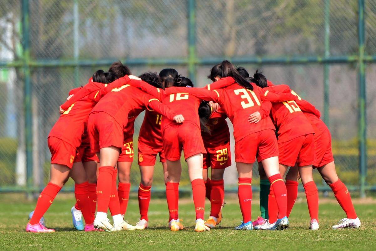 亚洲女足比赛中一场激烈的交锋