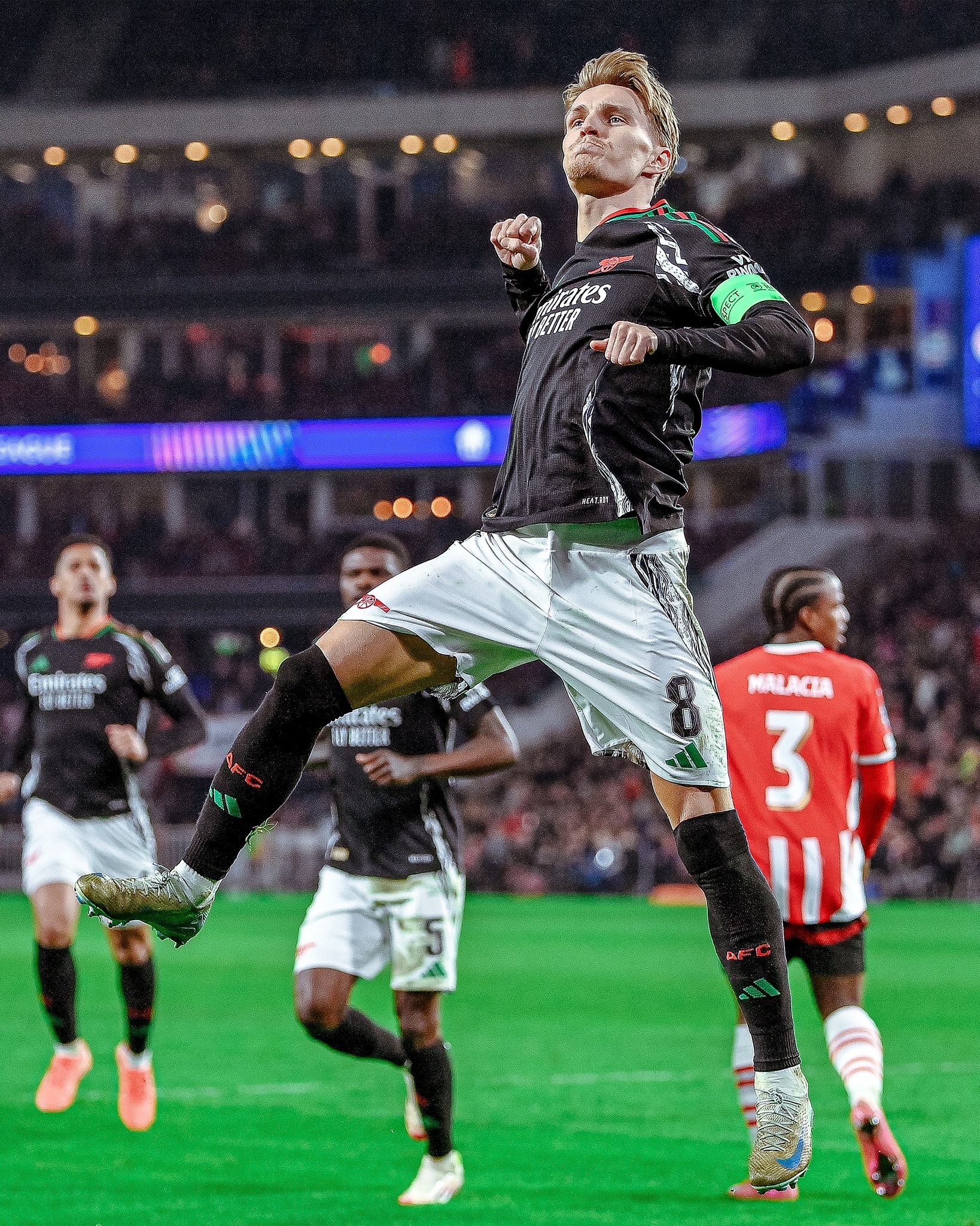 阿森纳力挽狂澜，迎来欧冠新挑战的简单介绍