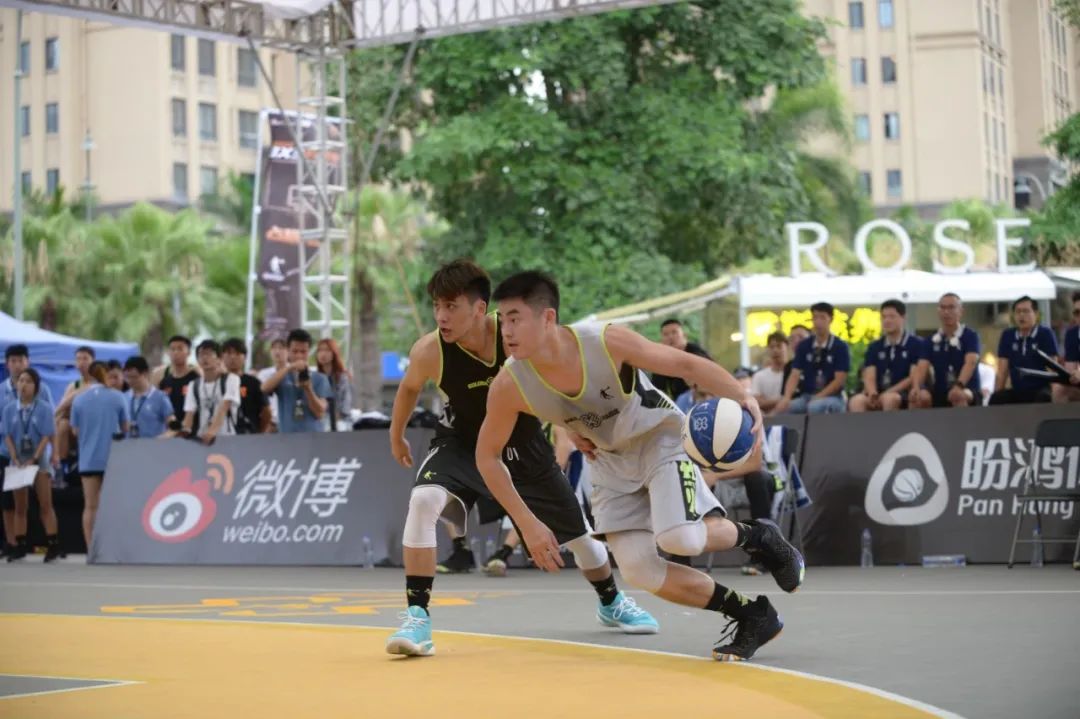 九游体育入口-俱乐部篮球联赛迎来封闭赛季，球迷猜想